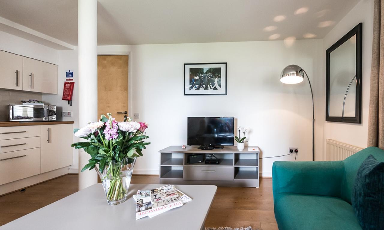Apartment Base Serviced - The Docks