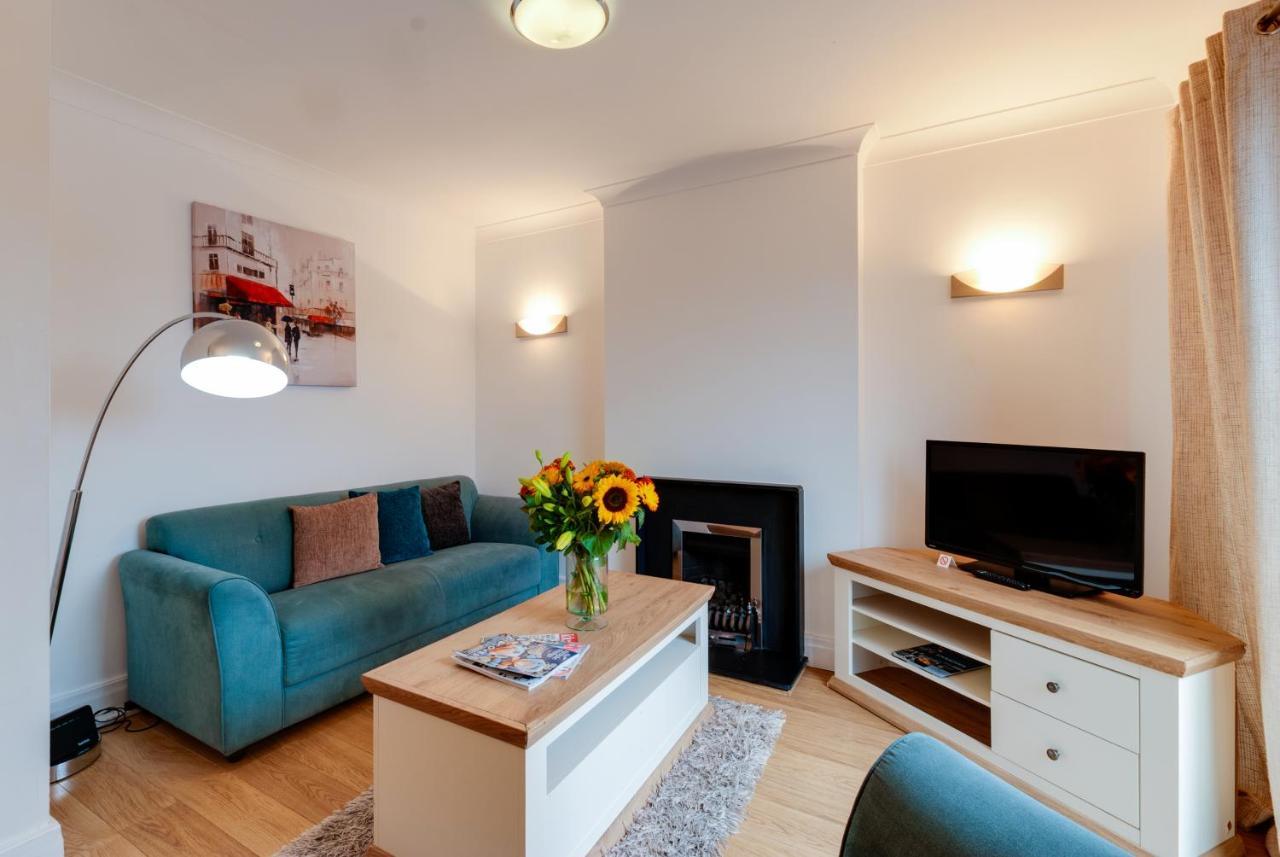 Base Serviced - The Docks Apartment