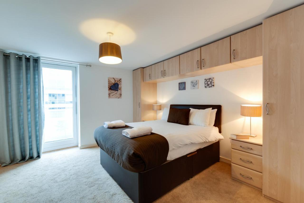 Base Serviced - The Docks Apartment
