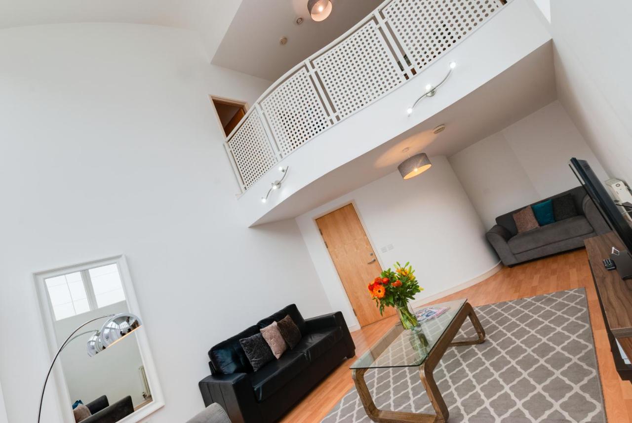 Base Serviced - The Docks Apartment *