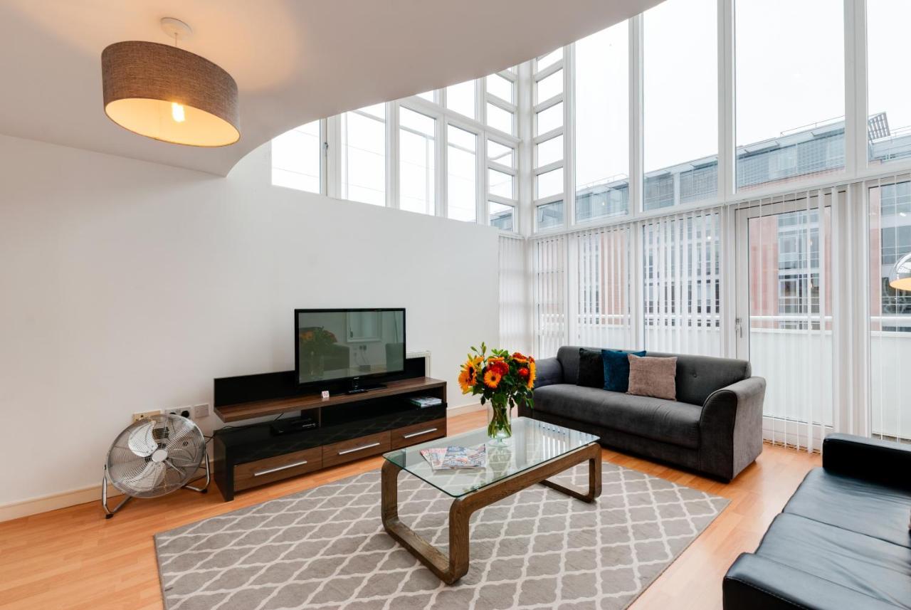 Apartment Base Serviced - The Docks