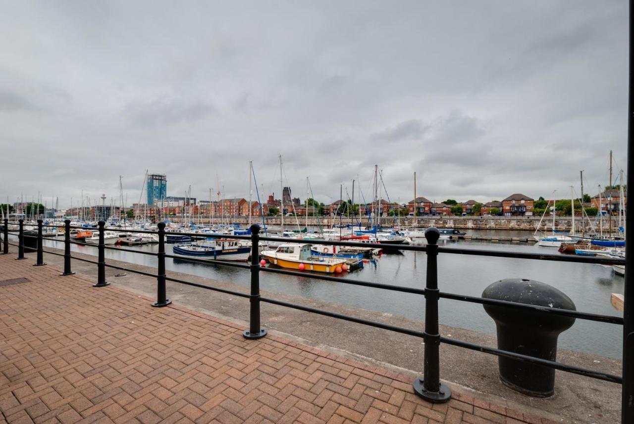 Base Serviced - The Docks Apartment *