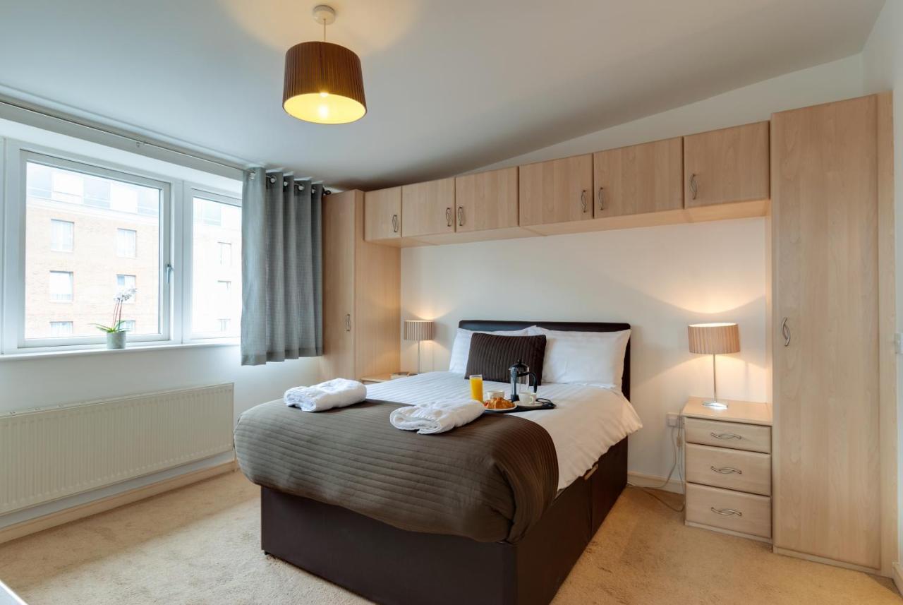 Apartment Base Serviced - The Docks *